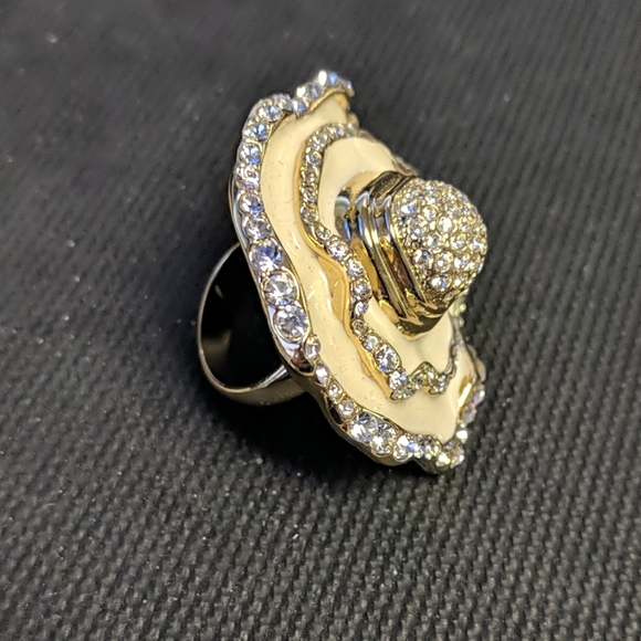 Ring - Picture 2 of 3